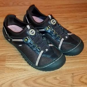 J-41 Women's Size 7 Trail Ready Brown Shoes